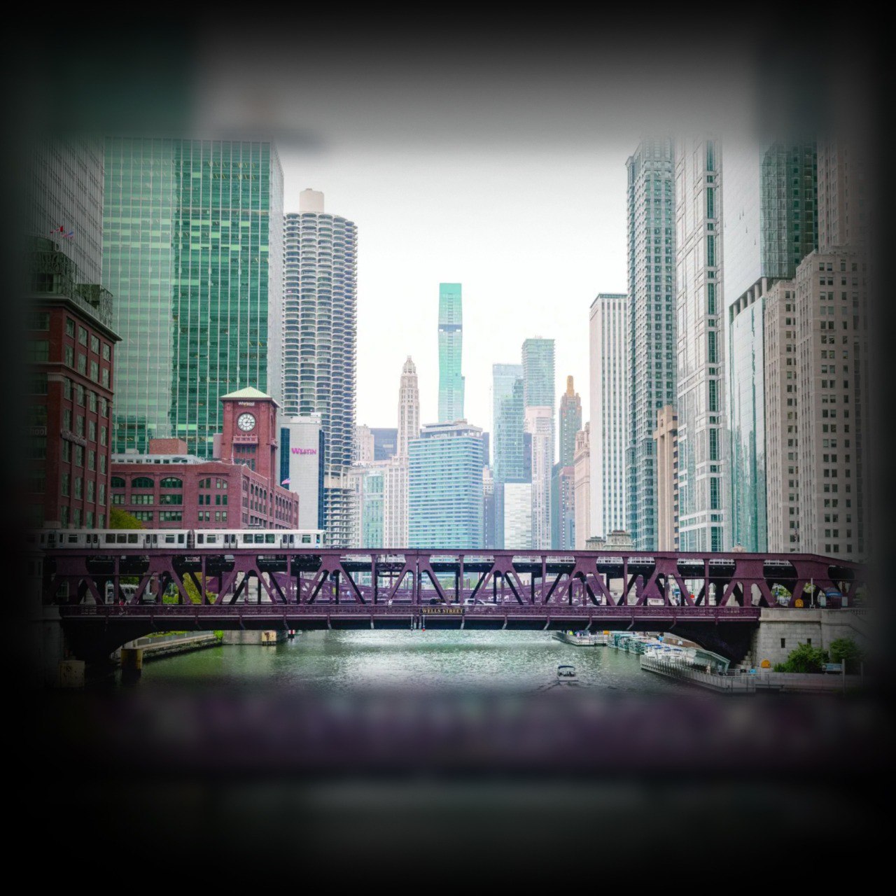 ما هذه الرائحة؟ سكان منطقة شيكاغو يبلغون عن رائحة غامضة