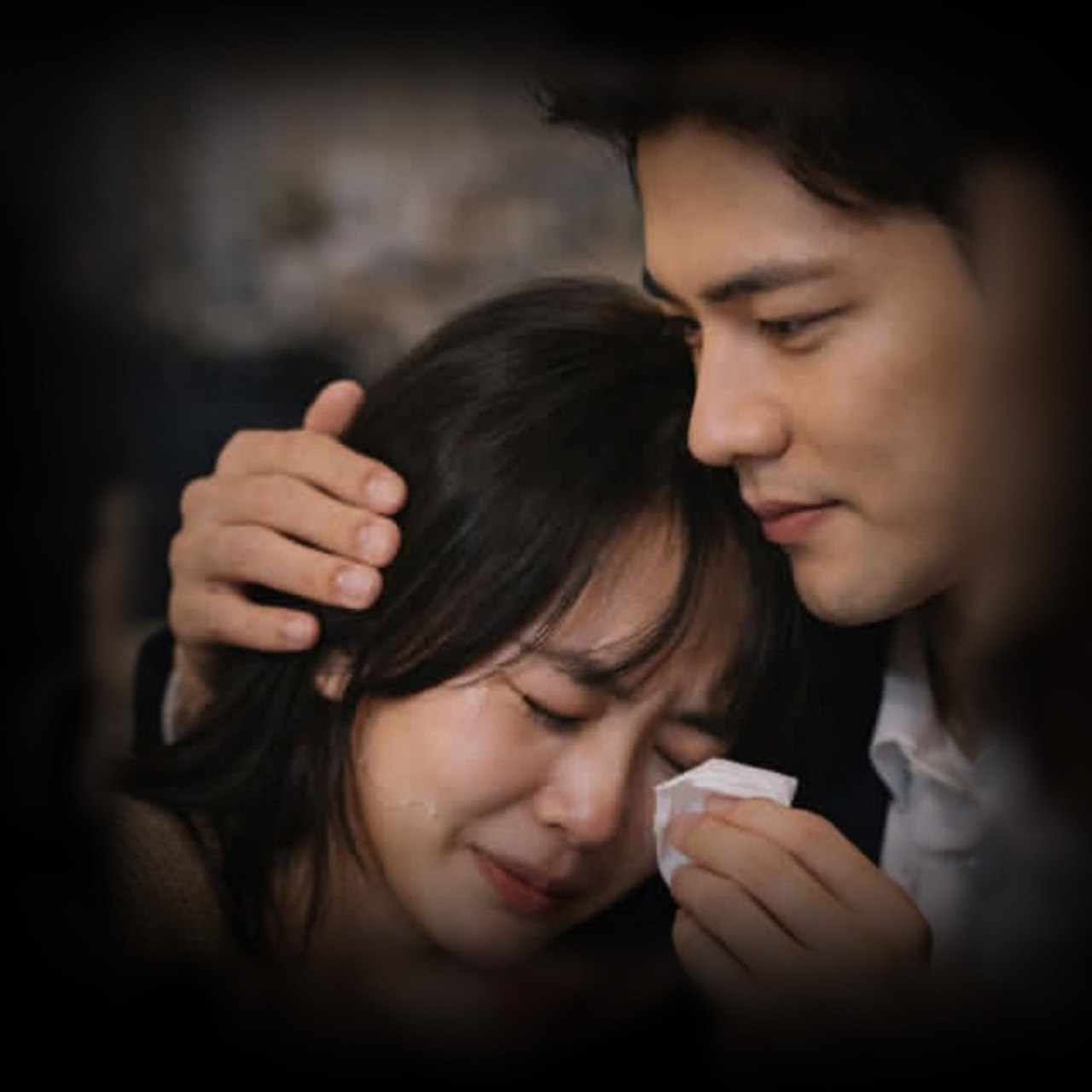 وظيفة جديدة للرجال! في اليابان يُسمح للفتاة باستئجار رجل وسيم فقط لتبكي معه ويمسح دموعها